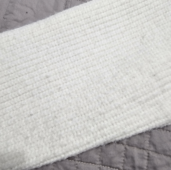 Cable Mockneck - Picture 6 of 10